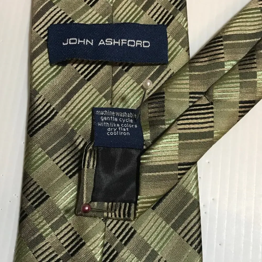 John Ashford Geometric Classic Wide Necktie
